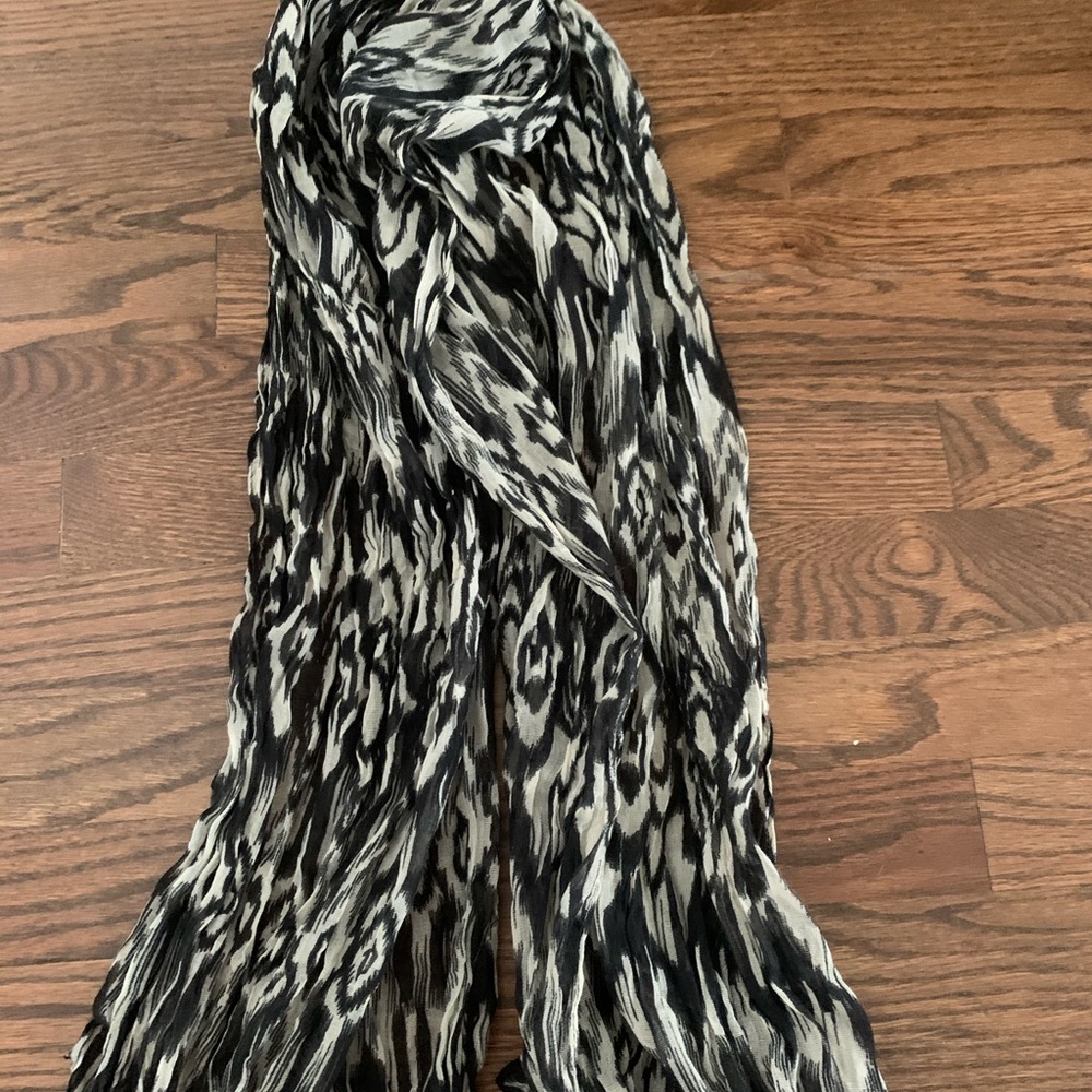 Green and black scarf